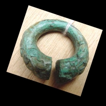 a-dong-son-bronze-ear-ornament_03996b