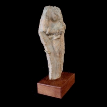 a-chandraketugarh-clay-plaque-depicting-a-lady-holding-a-baby_x7907b