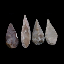 a-collection-of-ten-10-chert-stone-arrow-heads-vakhsh-culture_x6704c