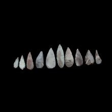 a-collection-of-ten-10-chert-stone-arrow-heads-vakhsh-culture_x6706a
