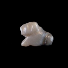 bactrian-agate-pendant-bead-in-form-of-a-lion_x4437b