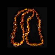 baltic-region-amber-bead-necklace-some-beads-with-microscopic-inclusions_x7515c