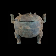 chinese-large-tri-legged-bronze-lidded-vessel-in-the-warring-states-style_x5559c