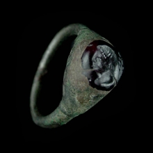hellenistic-silver-ring-with-garnet-bezel_x9069b