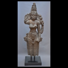 large-granite-statue-of-the-goddess-lakshmi_x5896a