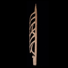 sepik-carved-iron-wood-spear-point-with-bird-figure-and-remnant-lime-inlay_t6269c