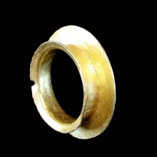 superb-khmer-20-carat-gold-earring_x4047c