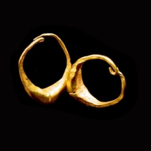 two-parthian-gold-earrings_08711b